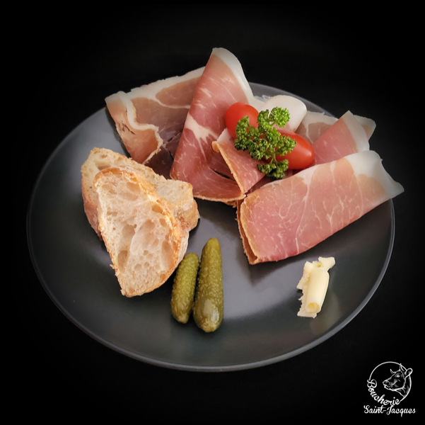 Les Jambons crus à la Boucherie Saint Jacques ! Les Jambons crus à la Boucherie Saint Jacques !