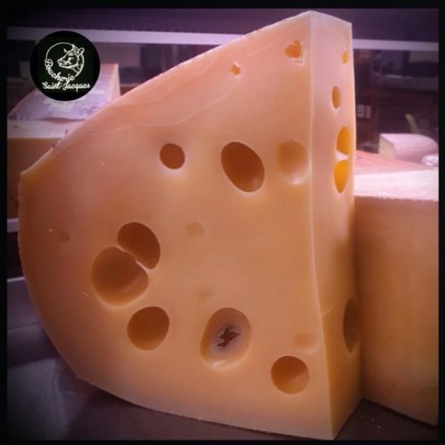 Le fromage à la Boucherie Saint Jacques : L'Emmental de Savoie !